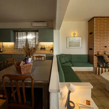 The House On The Apartment