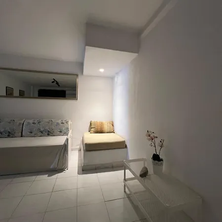 Apartament The House On The *